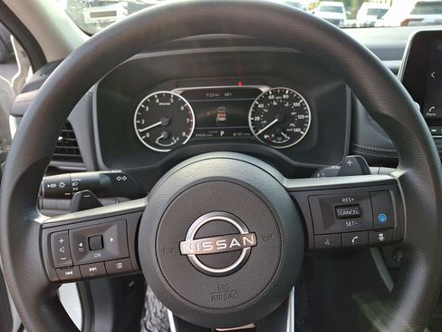 Used 2024 Nissan Rogue SV FWD image 22