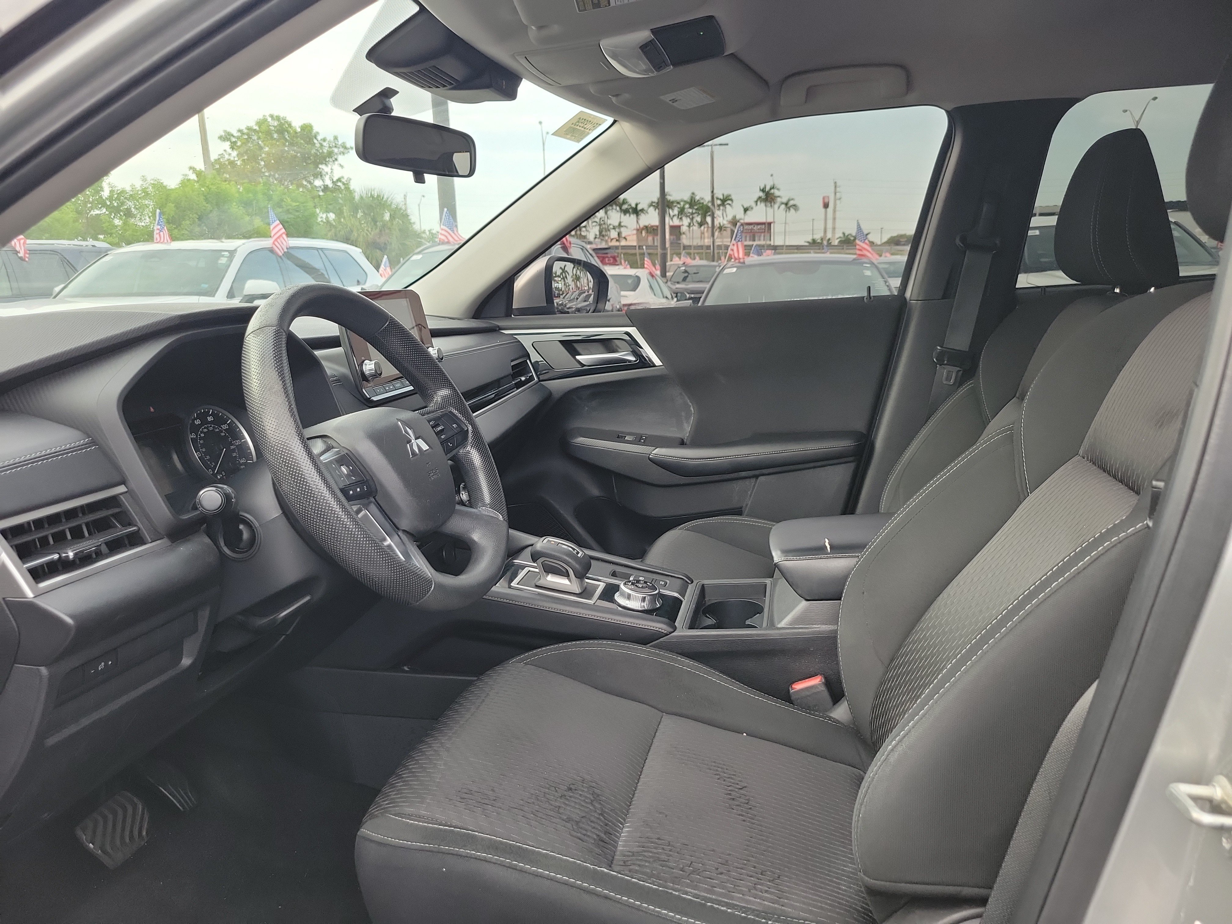 Used 2022 Mitsubishi Outlander ES FWD image 19