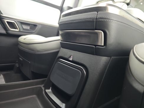 Used 2024 Rivian R1S Adventure AWD/4WD image 31