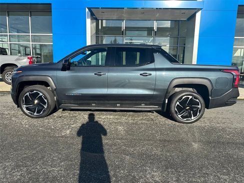 Used 2026 Chevrolet Silverado EV LT image 2