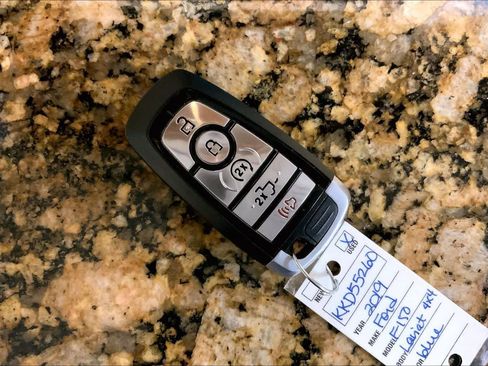 Used 2019 Ford F150 Lariat image 14