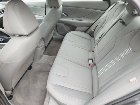 Used 2025 Hyundai Elantra SEL FWD image 28