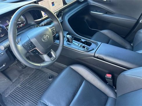 Used 2023 Toyota Crown Limited image 13