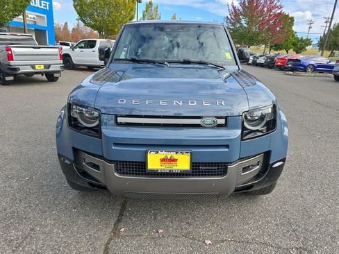 Used 2022 Land Rover Defender 90 X-Dynamic S image 9