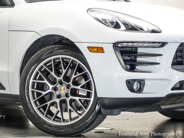 Used 2018 Porsche Macan AWD/4WD image 3