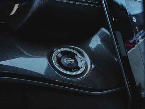 Used 2022 Jeep Grand Cherokee L Laredo w/ Luxury Tech Group I image 21