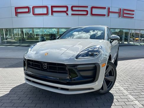 Used 2026 Porsche Macan AWD/4WD image 1