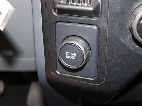 Used 2023 Ford F150 XLT image 41