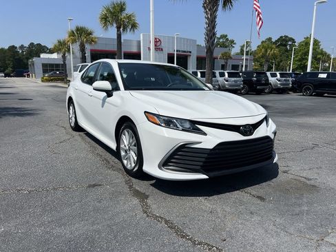 Used 2024 Toyota Camry LE FWD image 2