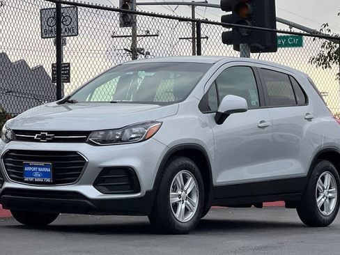 Used 2020 Chevrolet Trax LS w/ Tint and Cruise Package image 10