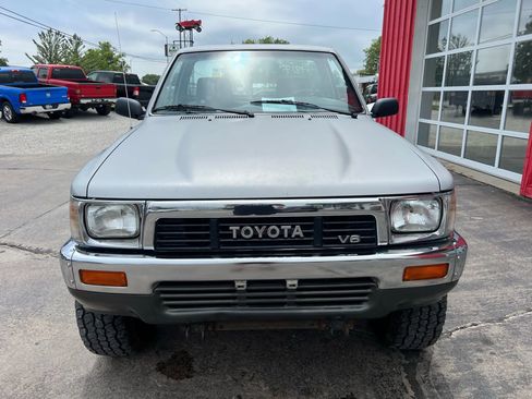 Used 1989 Toyota Pickup Deluxe image 3