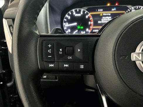 Used 2023 Nissan Rogue SL w/ SL Premium Package image 11