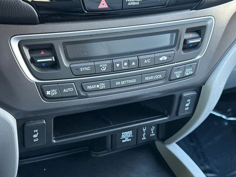 Used 2018 Honda Pilot EX-L image 19