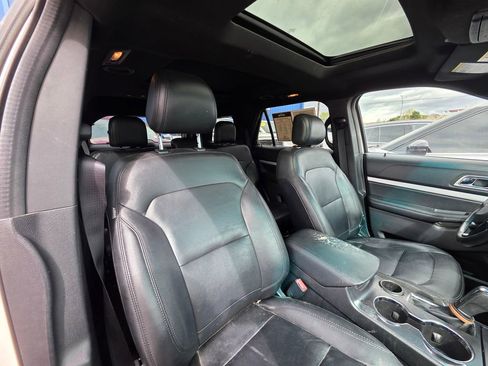 Used 2016 Ford Explorer XLT w/ Equipment Group 202A FWD image 7