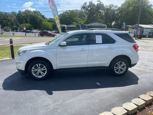 Used 2017 Chevrolet Equinox LT w/ Convenience Package FWD image 4