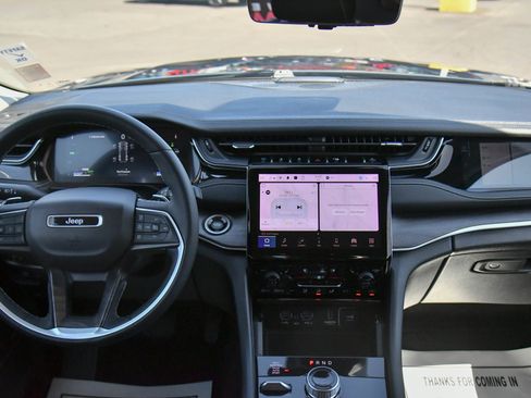 Used 2023 Jeep Grand Cherokee 30th Anniversary image 50