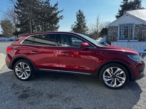 Used 2017 Lincoln MKX Reserve w/ Luxury Package AWD/4WD image 4