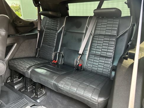 Used 2021 Cadillac Escalade Premium Luxury Platinum w/ LPO, Floor Liner Package AWD/4WD image 15