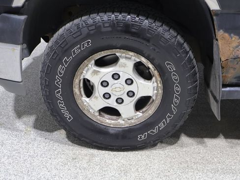 Used 2000 Chevrolet Silverado 1500 LT w/ Off-Road Chassis Pkg AWD/4WD image 9