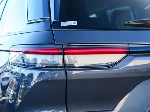 Used 2023 Jeep Grand Cherokee Limited w/ Luxury Tech Group II image 7