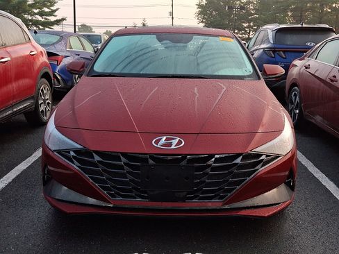 Used 2023 Hyundai Elantra Limited FWD image 3