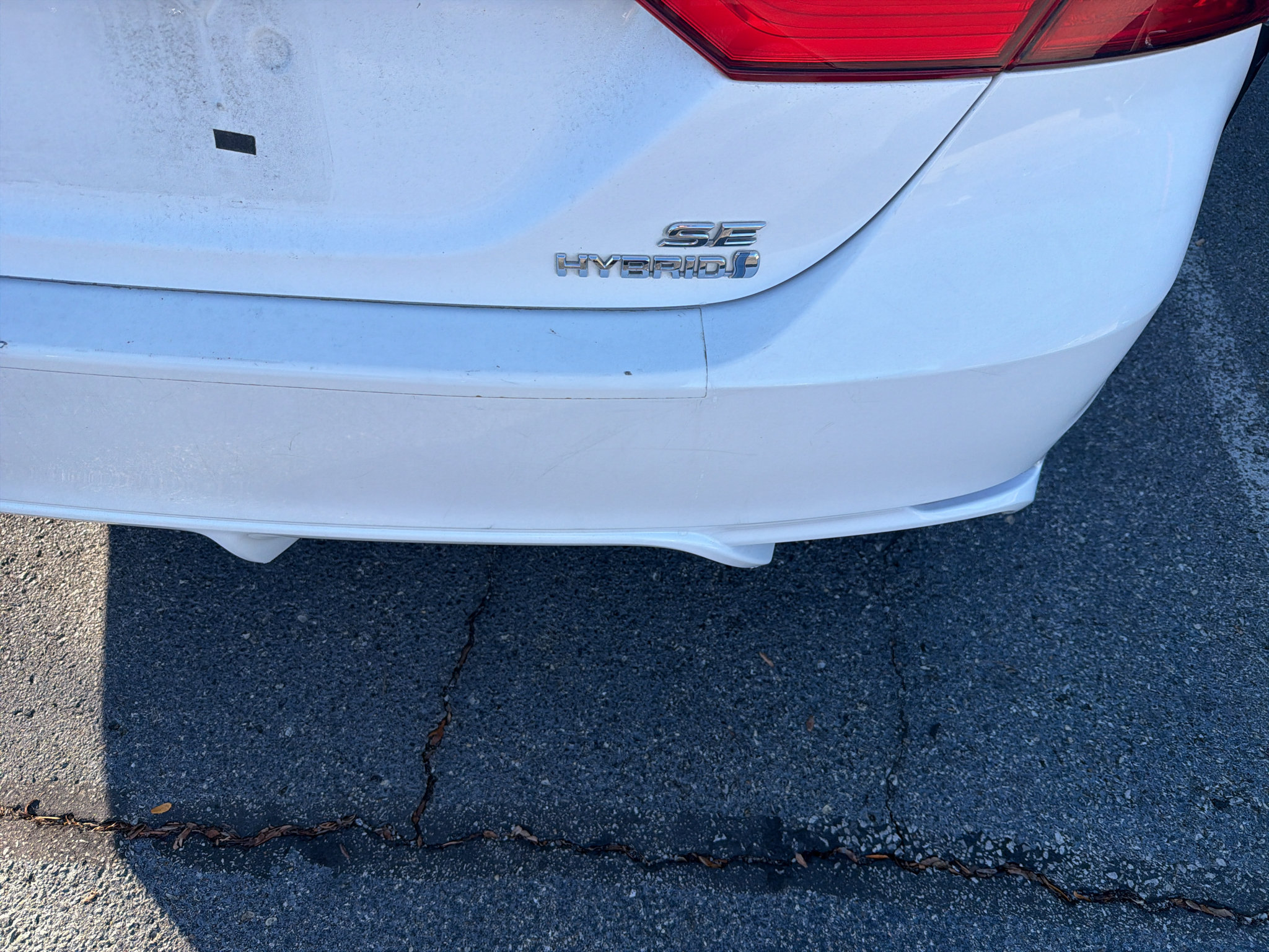 Certified 2020 Toyota Camry SE w/ Sunroof Package FWD image 5