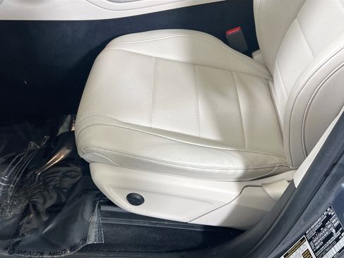 Used 2021 Mercedes-Benz GLS 450 4MATIC image 19