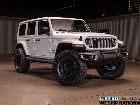 Used 2024 Jeep Wrangler Unlimited Sahara w/ Technology Group AWD/4WD image 1