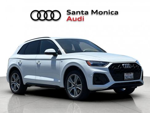 Used 2025 Audi Q5 2.0T Premium w/ Convenience Plus Package AWD/4WD image 9
