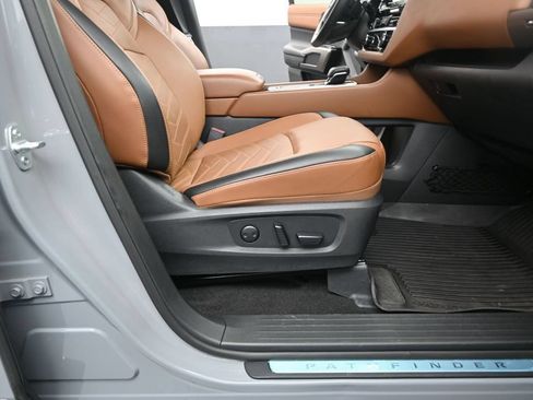 Certified 2024 Nissan Pathfinder Platinum w/ Cargo Package FWD image 17