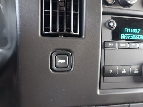 Used 2025 Chevrolet Express 3500 LS image 10