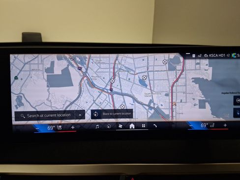 Certified 2025 BMW iX xDrive50 w/ Premium Package AWD/4WD image 19