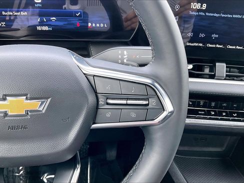 Used 2025 Chevrolet Equinox LT image 17