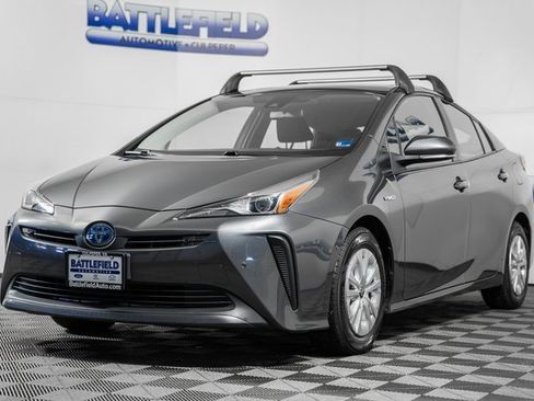 Certified 2022 Toyota Prius LE image 3