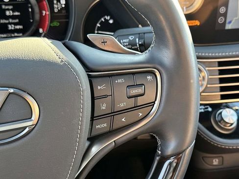 Used 2022 Lexus LS 500 AWD image 31