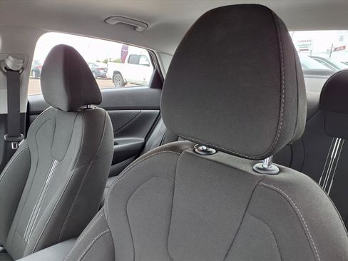 Used 2023 Hyundai Elantra SEL image 17