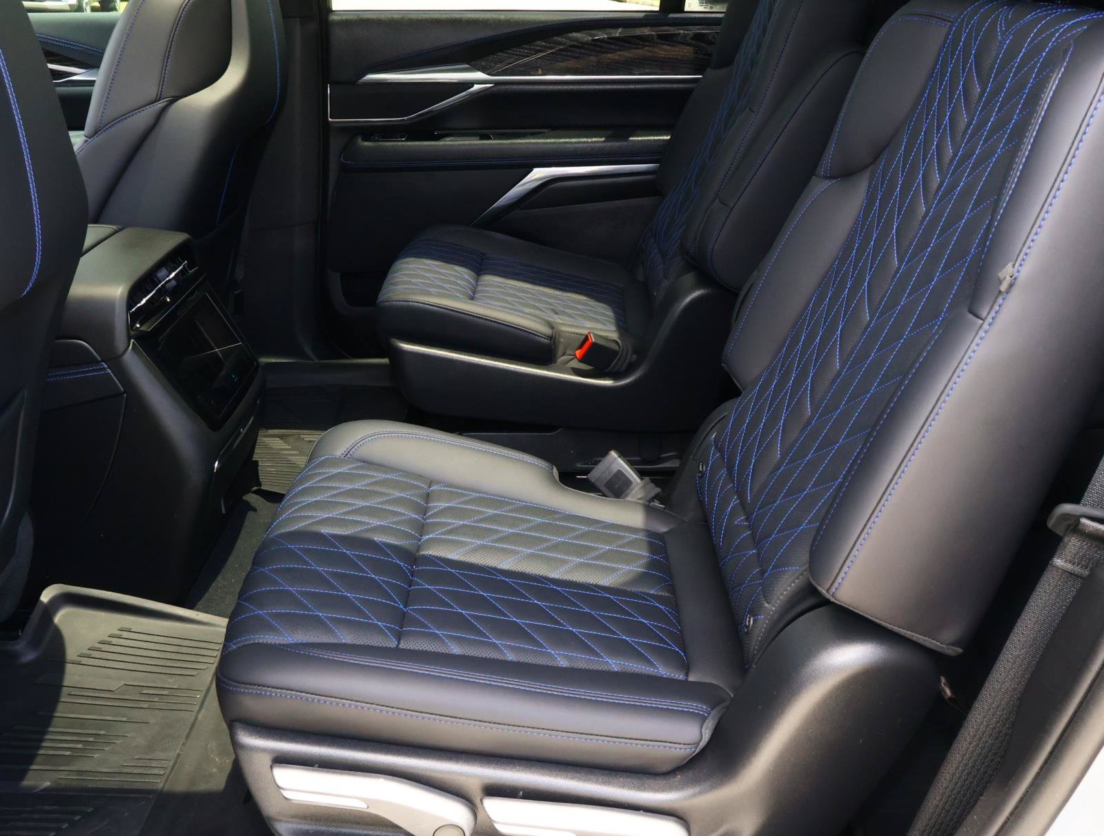 Certified 2026 Cadillac Escalade IQL Luxury AWD/4WD image 26