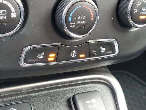 Used 2018 Jeep Compass Latitude w/ Cold Weather Group image 24