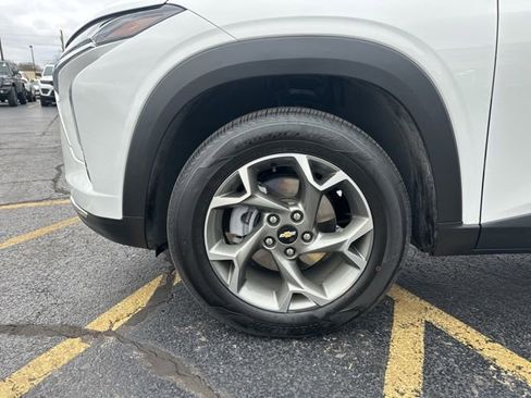 Used 2025 Chevrolet Trax LT image 18
