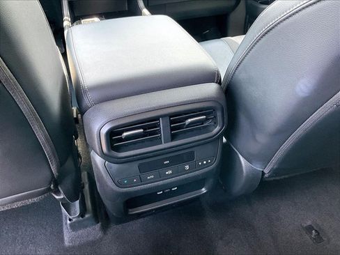 Used 2025 Honda Pilot EX-L image 24