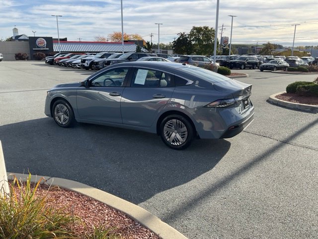 Used 2026 Nissan Sentra SV w/ Floor Mat Package FWD image 4