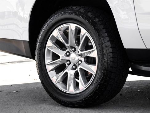 Used 2022 Chevrolet Suburban Premier image 61