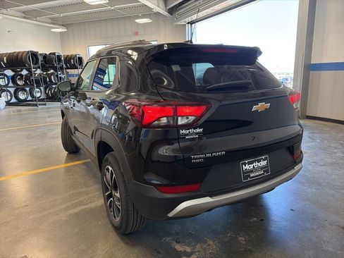 Used 2025 Chevrolet TrailBlazer LT AWD/4WD image 7