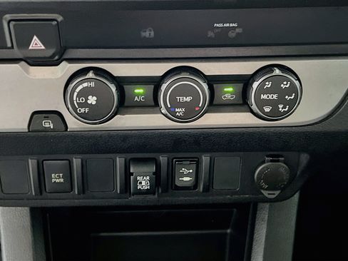 Used 2019 Toyota Tacoma SR5 RWD image 25