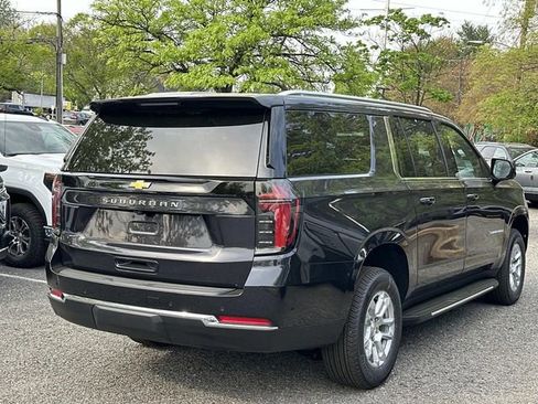 New 2026 Chevrolet Suburban LS image 2