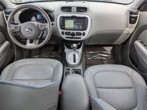 Used 2016 Kia Soul EV + image 17