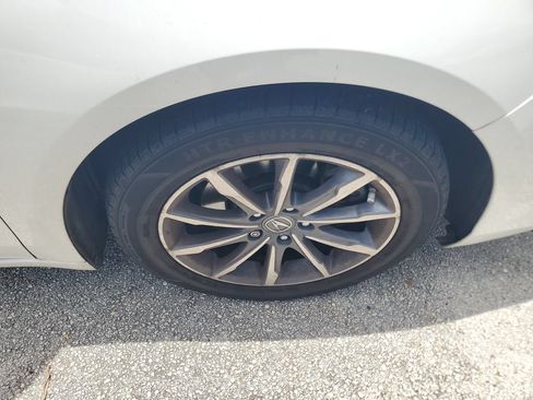 Used 2018 Acura TLX FWD image 9