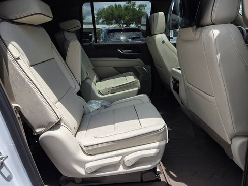 New 2026 GMC Yukon XL Denali AWD/4WD image 17