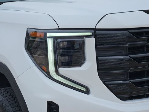 Used 2023 GMC Sierra 1500 Elevation w/ Elevation Premium Package AWD/4WD image 8