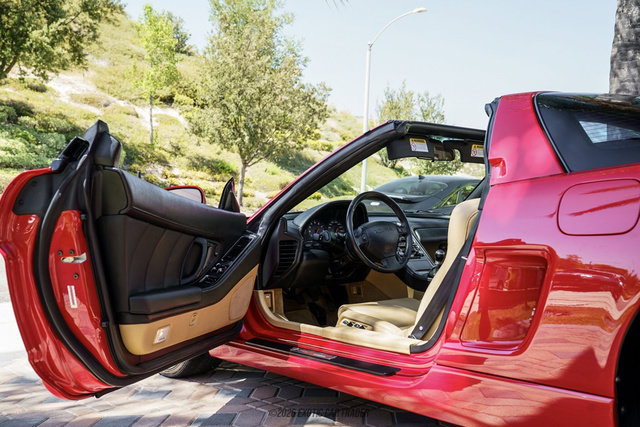 Used 2004 Acura NSX T RWD image 69